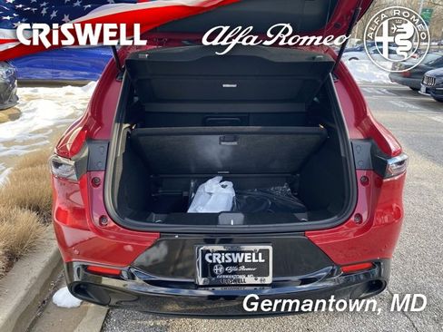 New 2025 Alfa Romeo Tonale image 9