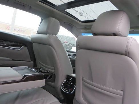 Used 2015 Cadillac XTS Premium image 39