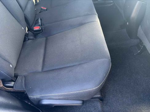 Used 2018 Toyota RAV4 XLE FWD image 22