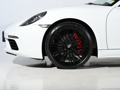 Used 2018 Porsche 718 Cayman S RWD image 15