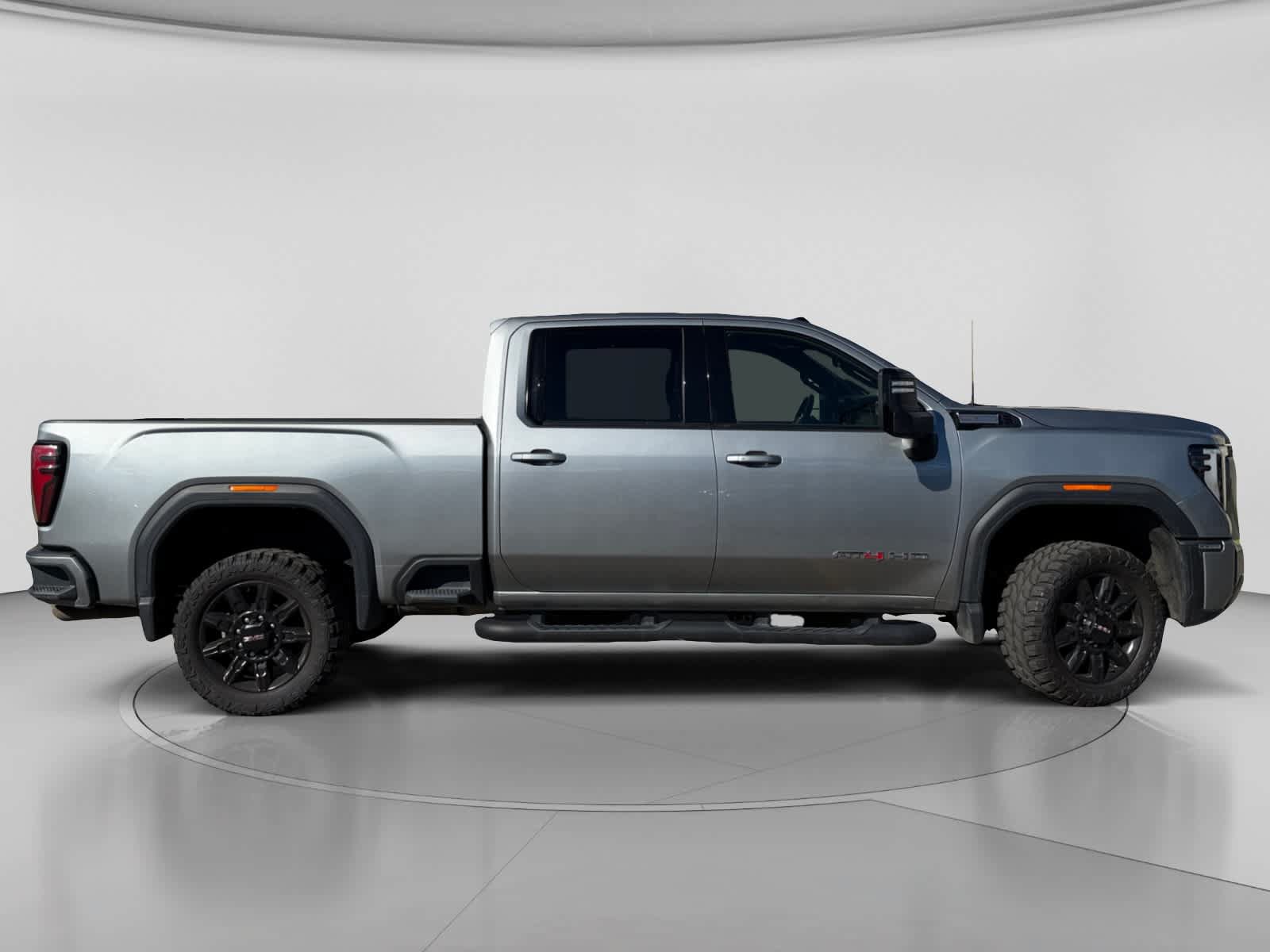 Used 2024 GMC Sierra 2500 AT4 w/ Technology Package AWD/4WD image 3