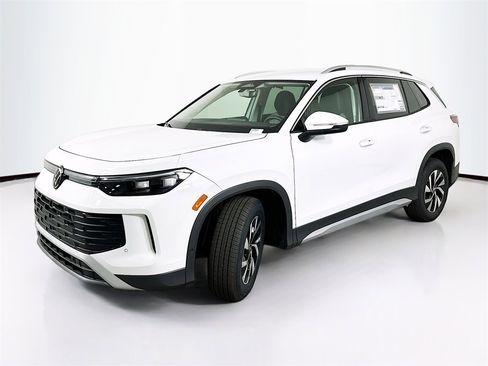 New 2025 Volkswagen Tiguan S image 2