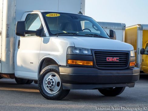 Used 2021 GMC Savana 3500 Extended w/ Power Convenience Package RWD image 3