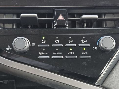 Used 2021 Toyota Camry LE FWD image 25