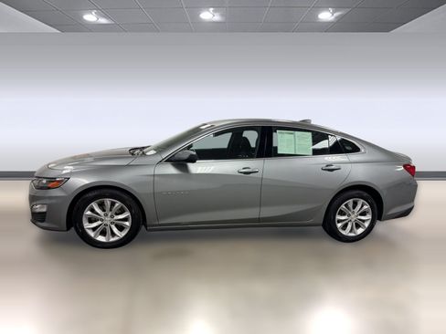Used 2025 Chevrolet Malibu LT FWD image 2