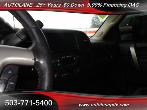 Used 2013 Chevrolet Silverado 2500 LT w/ Interior Plus Package image 6