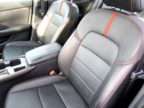 Used 2021 Nissan Sentra SR w/ SR Premium Package image 11