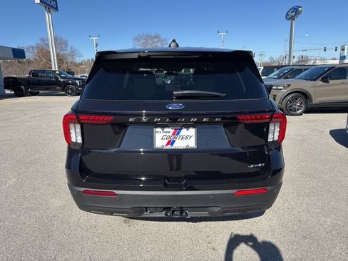 New 2026 Ford Explorer Active image 4