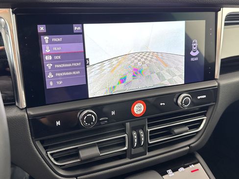 Certified 2026 Porsche Cayenne AWD/4WD image 21
