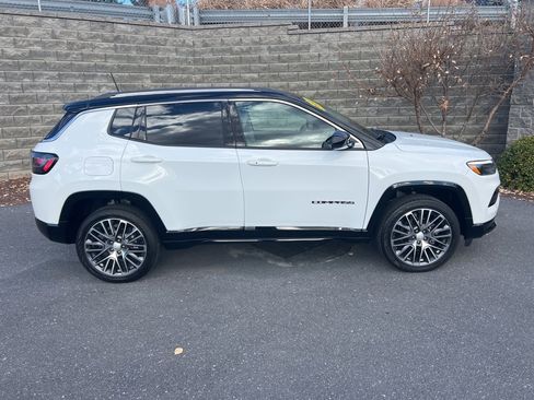 Used 2022 Jeep Compass Limited w/ Elite Group image 3