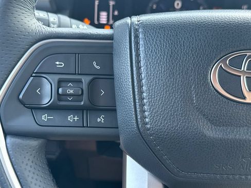 New 2026 Toyota 4Runner SR5 AWD/4WD image 16