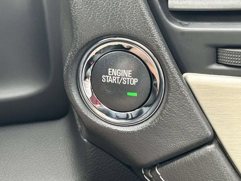 Used 2020 GMC Yukon Denali w/ Denali Premium Package RWD image 30