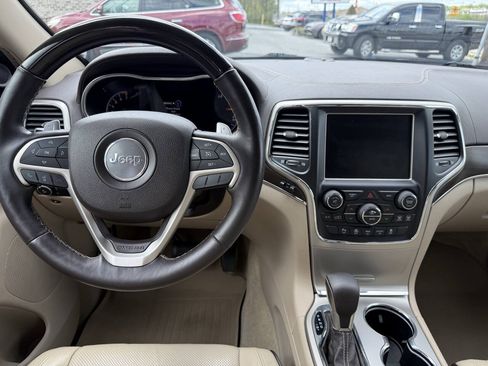 Used 2016 Jeep Grand Cherokee Overland AWD/4WD image 27