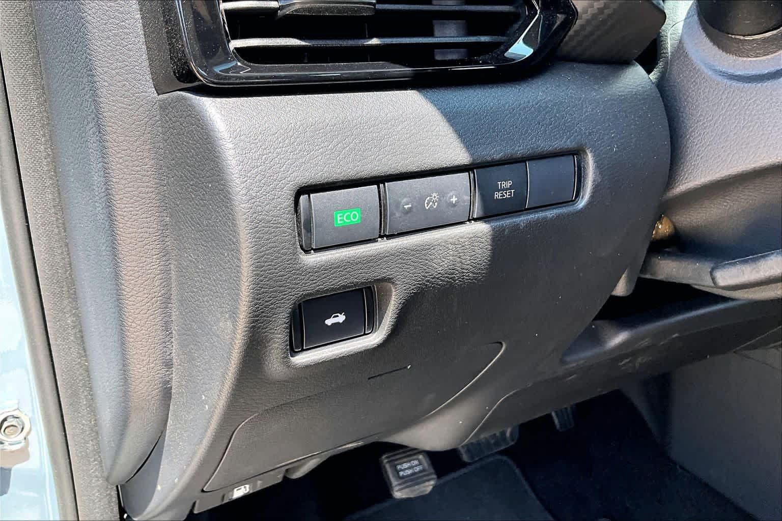 Certified 2025 Nissan Sentra SV w/ All-Weather Package FWD image 30