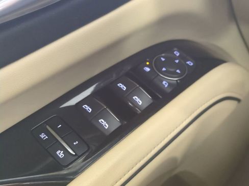 Used 2024 Cadillac Escalade Premium Luxury image 33