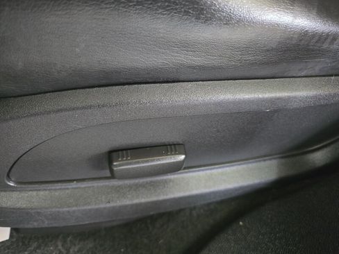 Used 2009 GMC Acadia SLT image 22