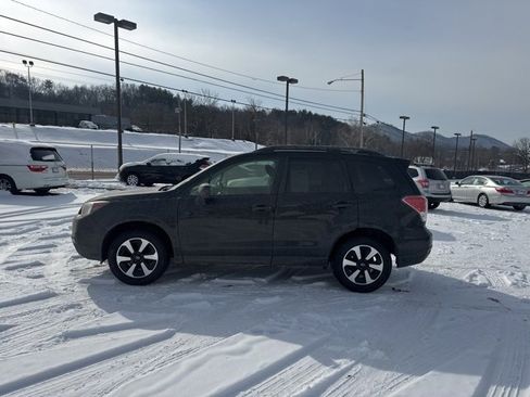 Used 2018 Subaru Forester 2.5i Premium w/ All-Weather Package image 5