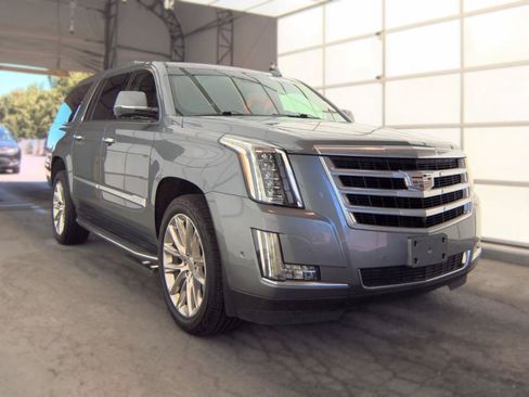 Used 2019 Cadillac Escalade ESV Luxury AWD/4WD image 1