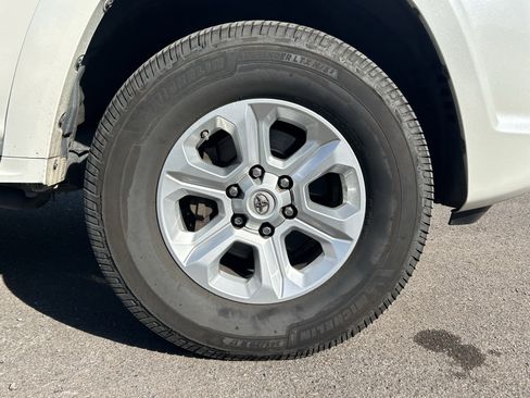 Used 2010 Toyota 4Runner Limited image 7