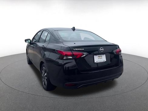 Used 2025 Nissan Versa SV FWD image 11