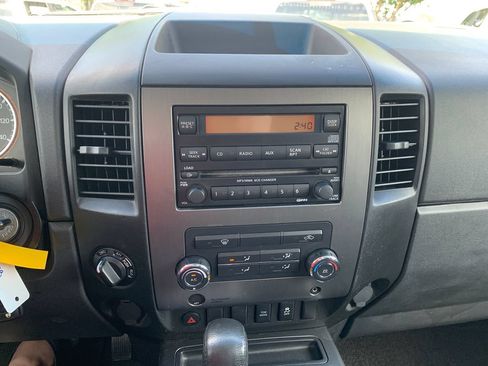 Used 2012 Nissan Titan SV w/ SV Value Truck Pkg AWD/4WD image 15