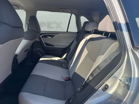Used 2023 Toyota RAV4 XLE FWD image 9