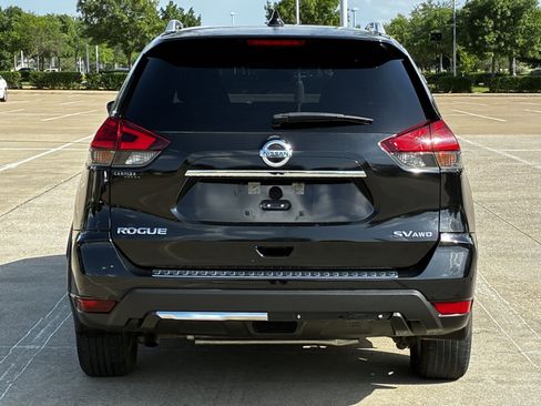 Used 2017 Nissan Rogue SV AWD/4WD image 7