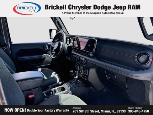 Used 2025 Jeep Wrangler Unlimited Rubicon AWD/4WD image 14
