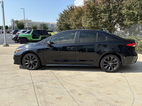 Used 2024 Toyota Corolla SE FWD image 9
