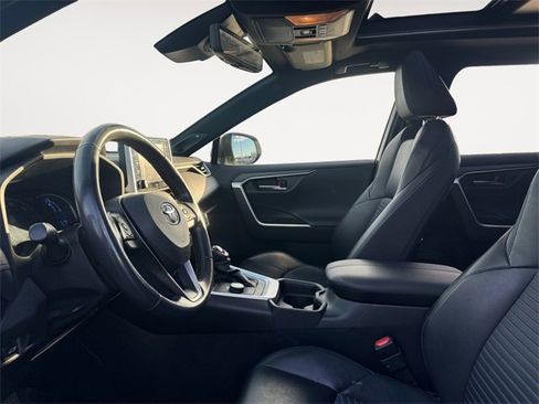 Used 2020 Toyota RAV4 XSE image 9