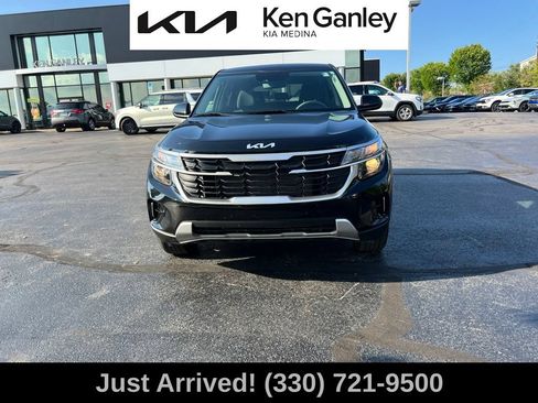 Certified 2025 Kia Seltos LX AWD/4WD image 2