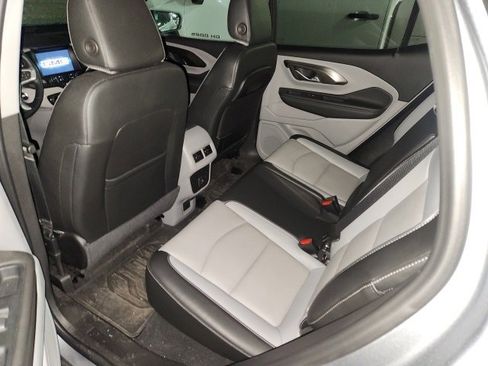 Used 2023 GMC Terrain SLT w/ Infotainment Package II image 8