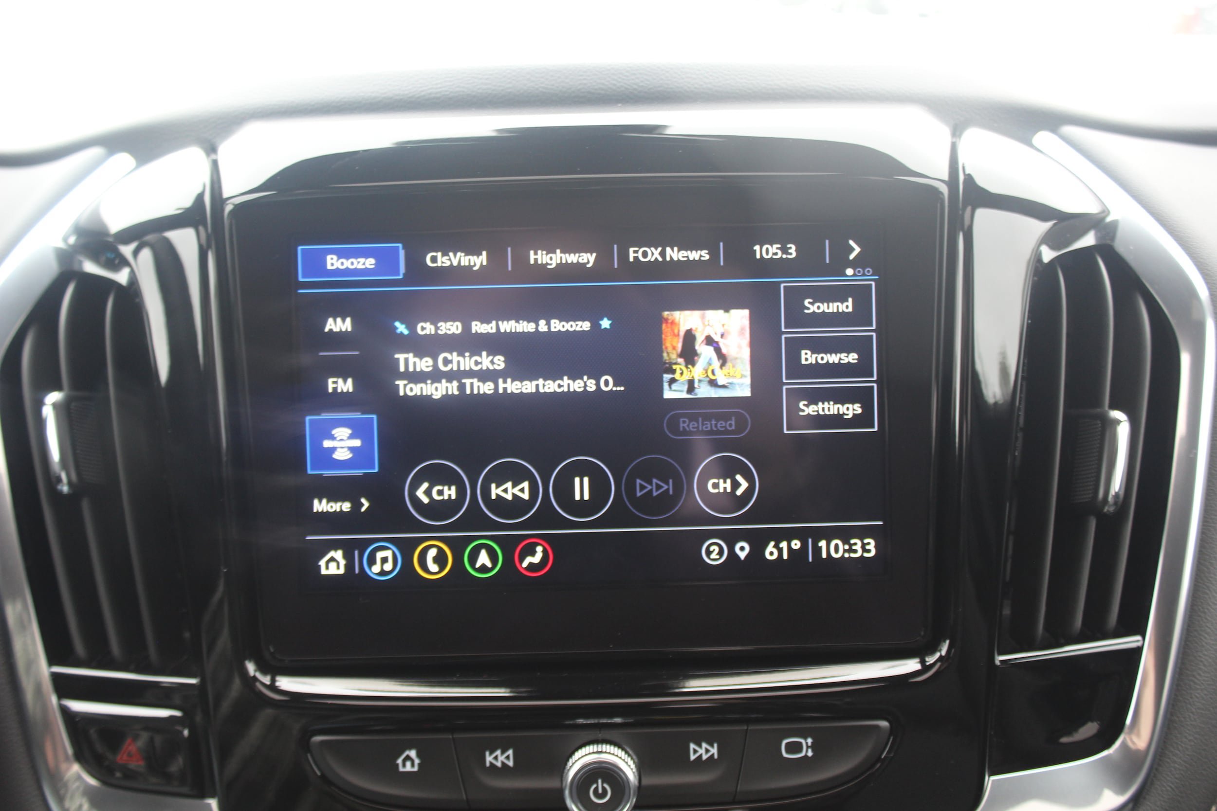 Used 2023 Chevrolet Traverse LT w/ LT Premium Package AWD/4WD image 10