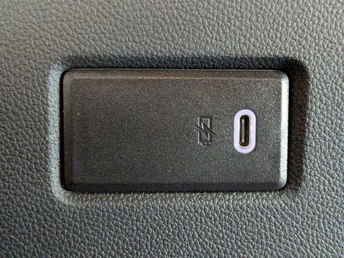 Used 2023 GMC Yukon Denali Ultimate w/ LPO, Floor Liner Package AWD/4WD image 18