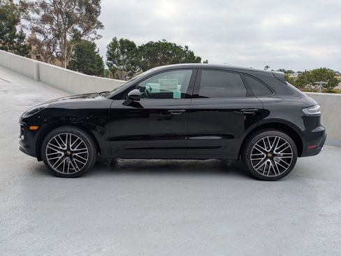 New 2026 Porsche Macan image 2