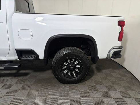 Used 2022 Chevrolet Silverado 3500 LT w/ Convenience Package AWD/4WD image 5