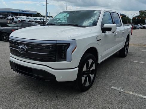 Used 2023 Ford F150 Lightning Platinum AWD/4WD image 3