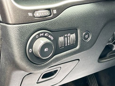 Certified 2020 Jeep Cherokee Trailhawk w/ Comfort/Convenience Group image 10