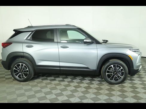 New 2026 Chevrolet TrailBlazer LT w/ LT Cold Weather Package image 3