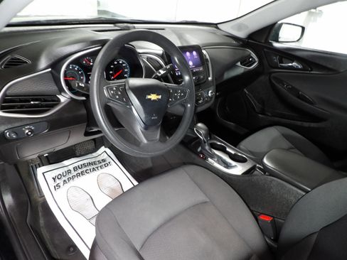 Used 2021 Chevrolet Malibu LS FWD image 9