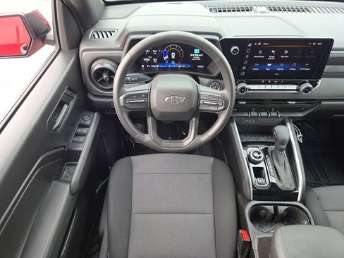 Used 2024 Chevrolet Colorado Trail Boss w/ Technology Package image 4