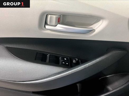Used 2021 Toyota Corolla LE FWD image 34