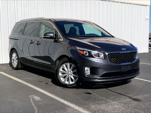 Used 2017 Kia Sedona EX image 30