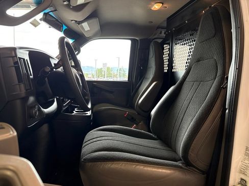 Used 2025 Chevrolet Express 2500 w/ Driver Convenience Package RWD image 9