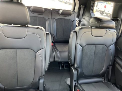 New 2025 Jeep Grand Cherokee L Altitude image 24