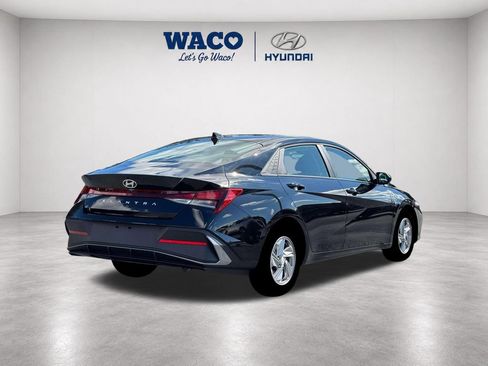Used 2026 Hyundai Elantra SE FWD image 9