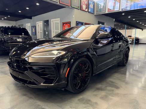 Used 2025 Lamborghini Urus SE AWD/4WD image 1