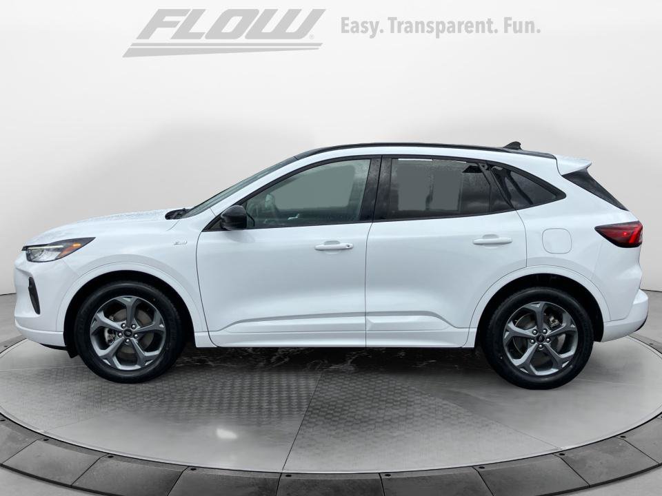 Used 2023 Ford Escape ST-Line w/ Tech Pack #1 FWD image 5