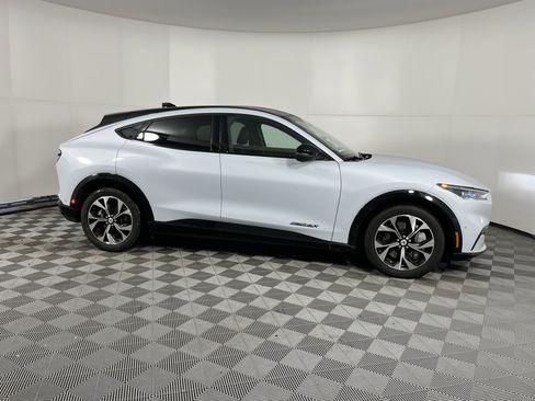 Used 2022 Ford Mustang Mach-E Premium image 7