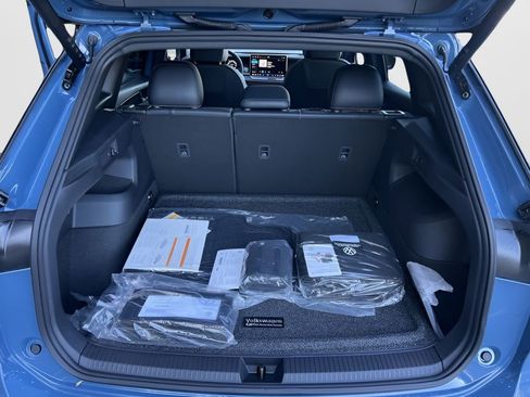 New 2026 Volkswagen Tiguan SE R-Line FWD image 24